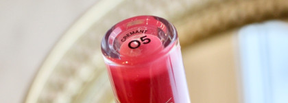 Губы цвета малины: Vivienne Sabo Le Grand Volume Extra Plumping в оттенке 05 Cremant