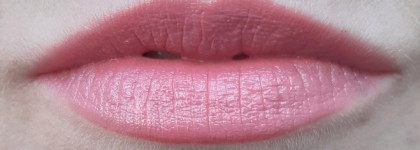 Любимица от MAC Love Me Lipstick в оттенке 405 Under The Covers