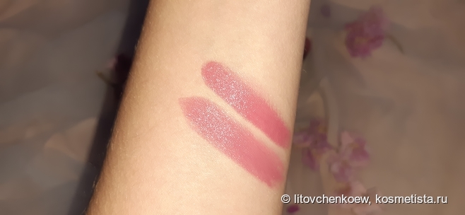 Слева - MAC Love Me Lipstick 405 Under the Covers, справа - Guerlain 62 Rouge G de Guerlain   (фото со всышкой)