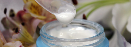 Базовое трио Sisbela: крем для лица, бустер, крем для зоны вокруг глаз