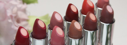 10 оттенков помады Avon "СуперУвлажнение" с гиалуроновой кислотой