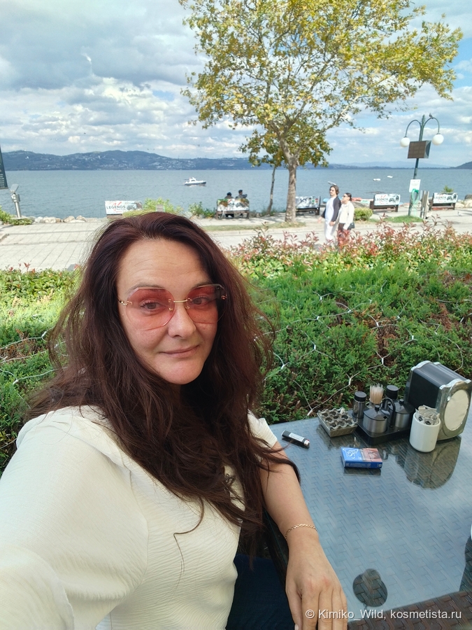 Погода радовала: и не жарко, и не холодно