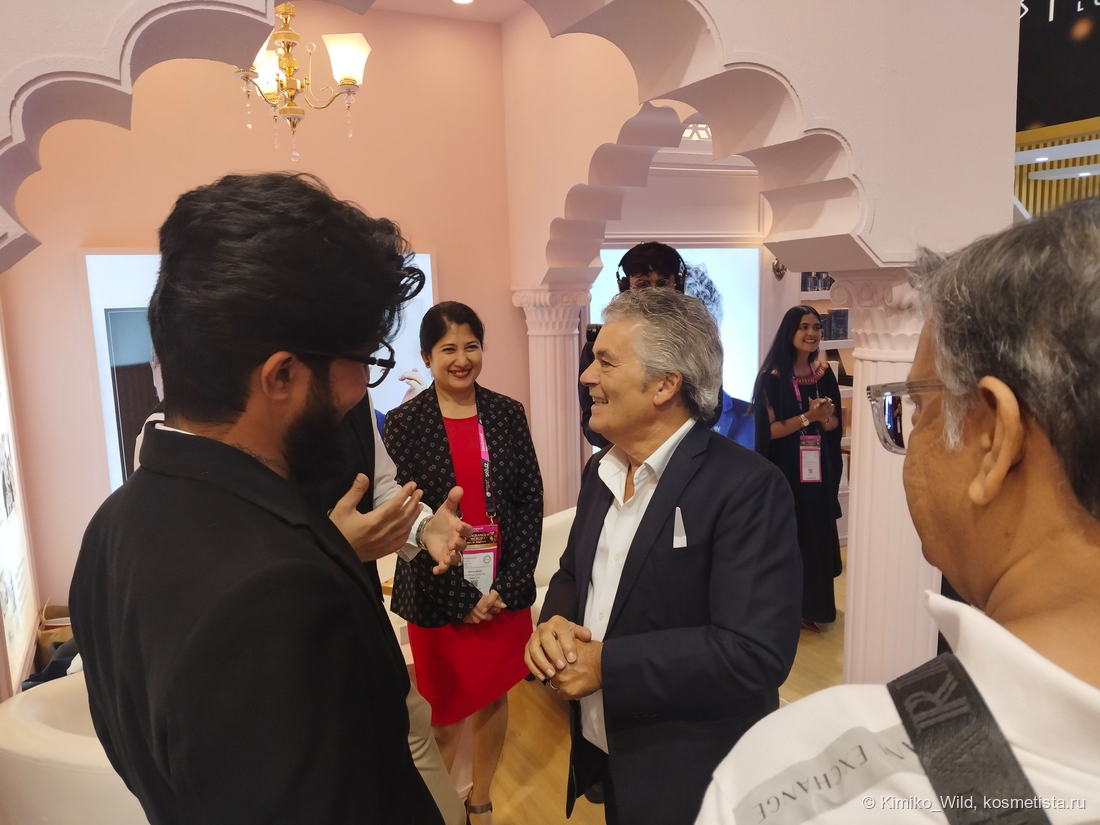 Парфюмер Кристиан Провенцано на выставке в Дубае, 2024 год