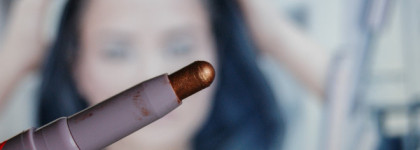 Укрощение строптивой: cтойкие двусторонние тени-карандаш для век Maybelline New York x Puma