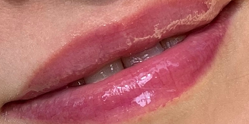 Catrice summer obsessed cooling lip oil, тон С01 Wildberry Lillet
