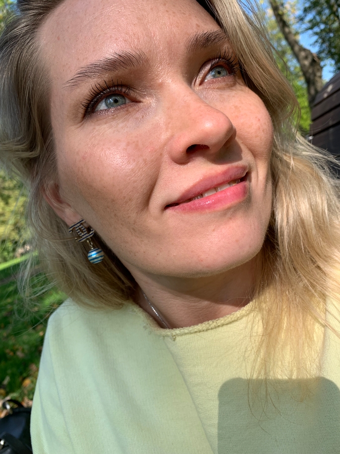 Catricesummer obsessed cooling lip oil, тон C02 Lemon Spritz, полный образ