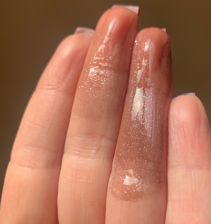 Но солнце глянец и мелкие блестки