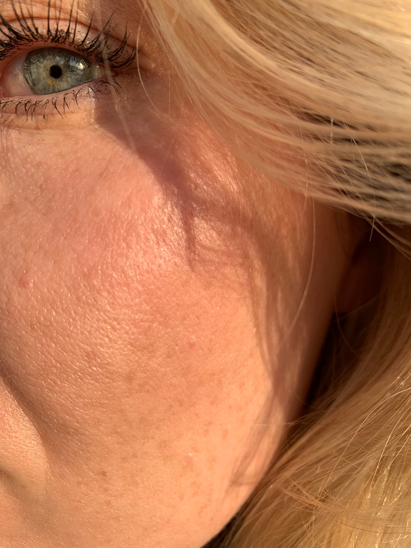 Можно заметить отдельные блестки