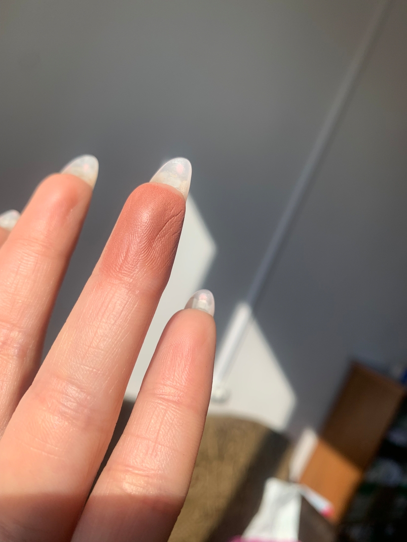 В помещении на солнце