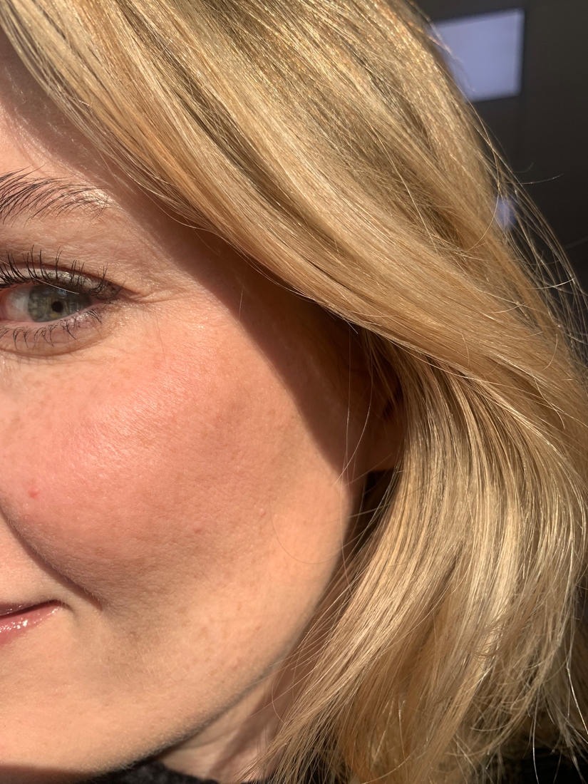 тон теплый, для меня похож на бронзер