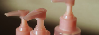 Розовая глина от Lee Stafford для жирных у корней, сухих на кончиках волос