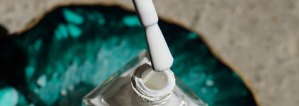 Что может быть ярче белого, белого лака для ногтей Pink Up Gel Lacquer 01 ?