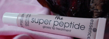 Прямой аналог пептидного бальзама от Хейли Бибер, только в 10 раз дешевле - Essence super peptide lip treatment