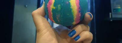 Потрясающе красивая бомба для ванны: Lush Intergalaсtic Bath Bomb