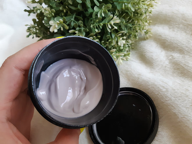 Букет цветущей лаванды в баночке. Лосьон для тела от Lush "Лавандовые сны"