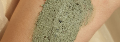 Очищающая маска от Lush Мегамятная Mask Of Magnaminty Face And Body Mask - одна из лучших масок в моей жизни. Кому чистые поры?