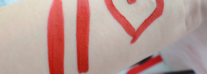 Красная - прекрасная, бюджетная Golden Rose Longstay Liquid Matte Lipstick в оттенке 09