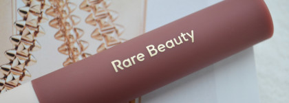 Rare Beauty Lip Soufflé Matte Cream Lipstick в оттенке Fearless - помада №1 2022 года