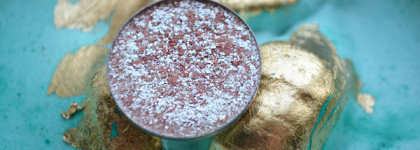 Bernovich Sparkle в оттенке x-04. Странный, но красивый