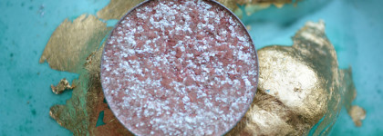 Bernovich Sparkle в оттенке x-04. Странный, но красивый