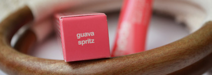 Rhode Peptide Lip Tint в оттенке Guava Spritz