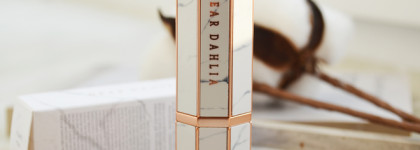 Атмосферно осенняя помада - Dear Dahlia Lip Paradise Effortless Matte Lipstick в оттенке М104 Camilla