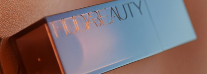 Huda Beauty Power Bullet Cream Glow Sweet Nudes в оттенке Sweet Cheeks