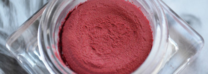 Shiseido Minimalist Whipped Powder Blush в двух оттенках