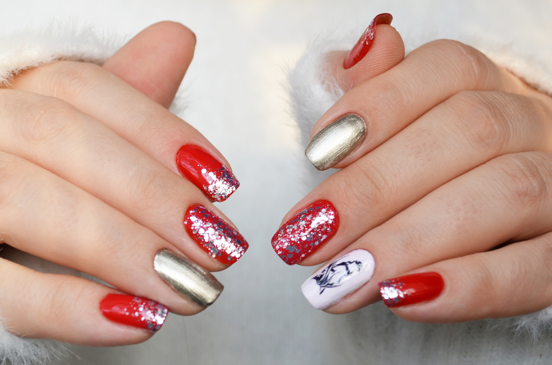 Ноготь на втором большом пальце решил покинуть чат, соррян))