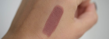 Матовая коричневая помада без рыжины Maybelline Hydra Extreme Matte - 945 Toasted Chestnut