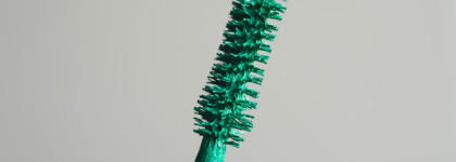 Замаскироваться в лесу с зеленой тушью L'Oreal Paradise Extatic Mascara 04 Divine Vine