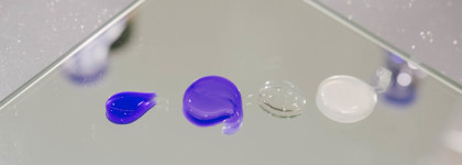 Уход за цветными волосами и блондом. Часть 1: шампуни и кондиционеры на полочке в ванной