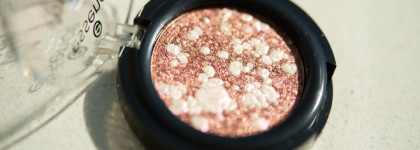 Сияшка-осыпашка-разочаровашка Essence Sprinkled Chrome оттенок Mars