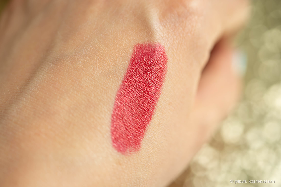 Kiko Magical Holiday Wow Lipstick 01 Hot red