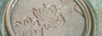 Удалось ли красиво посиять? Catrice More Than Glow Highlighter 020 Supreme Rose Beam
