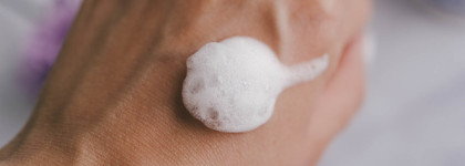 Любимчик утреннего очищения лица: гиалуроновая пенка Librederm