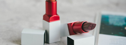 Звезды сошлись: Smashbox Be Legendary Prime & Plush Lipstick оттенки First Time и Spoiler Alert