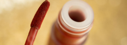 Нежный бархат на губах: Colourpop Lux Velvet Lipstick оттенок Get Money