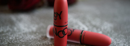 Mac Ruby's Crew: красная классика Ruby Woo в 2-х текстурах. Одной - да, второй - нет