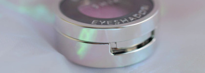 Прекрасная сияшка Shik Single Eyeshadow Starlight в оттенке Sun, но есть нюанс