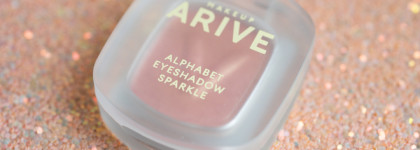 В поисках сияшки в оттенке "розовое золото" Arive Makeup Alphabet Eyeshadow Sparkle V
