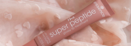 Никогда не было и вот опять: Essence The Super Peptide Glossy Lip Treatment 03 Toffeetastic