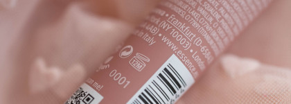 Никогда не было и вот опять: Essence The Super Peptide Glossy Lip Treatment 03 Toffeetastic