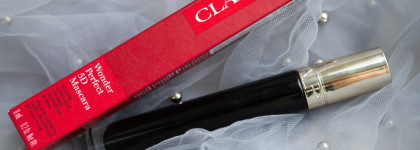 Тушь с пушистой щеточкой Clarins Wonder Perfect 5D Mascara 01 Black