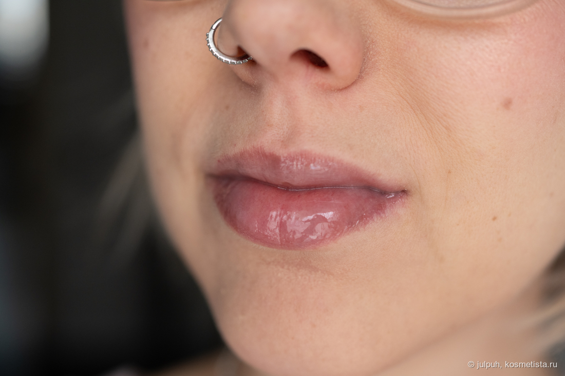 С блеском Krygina Lip Gloss Maximalist 01 Играй