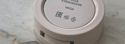 Идеальные тени с эффектом влажного века: Shik Single Eyeshadow в оттенке Vega