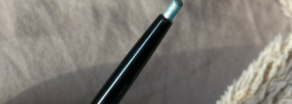 Находка из масс-маркета: Beauty Bomb UFO Eye Pencil Holographic Conspiracy 03 Wait a minute