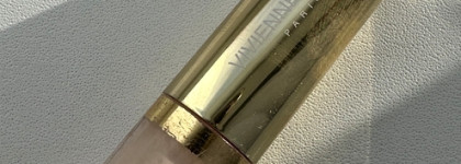 Консилер с подсвечивающим эффектом: Vivienne Sabo correcteur eclaircissant lumineux Aurora