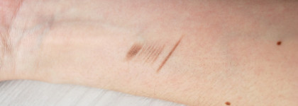 Отличники от Vivienne Sabo контурирующая палетка Marinière 02 и автоматический карандаш для бровей Brow Arcade 03