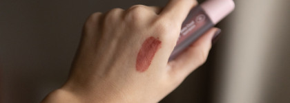 Плюшевое покрытие. Жидкая помада для губ Divage Matte Cloud Liquid Lipstick в оттенке 03 Tender Blush